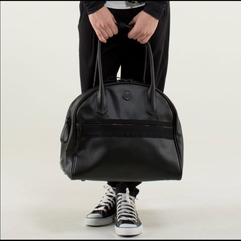 Lululemon sweat once a day bag, black.